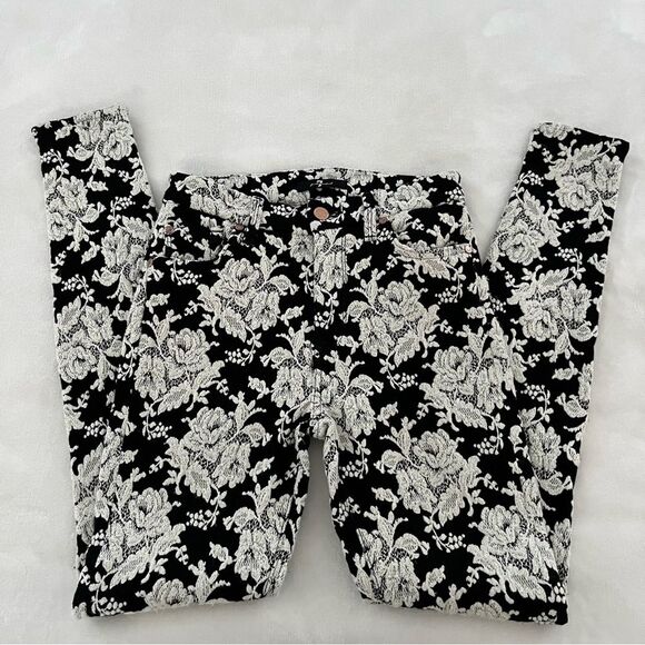 7 For All Mankind Black and White Embroidered Floral Skinny Pants, Size 26 - Picture 8 of 12